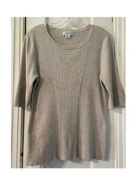 Liz Claiborne Light Beige Ribbed Crew Neck Sweater